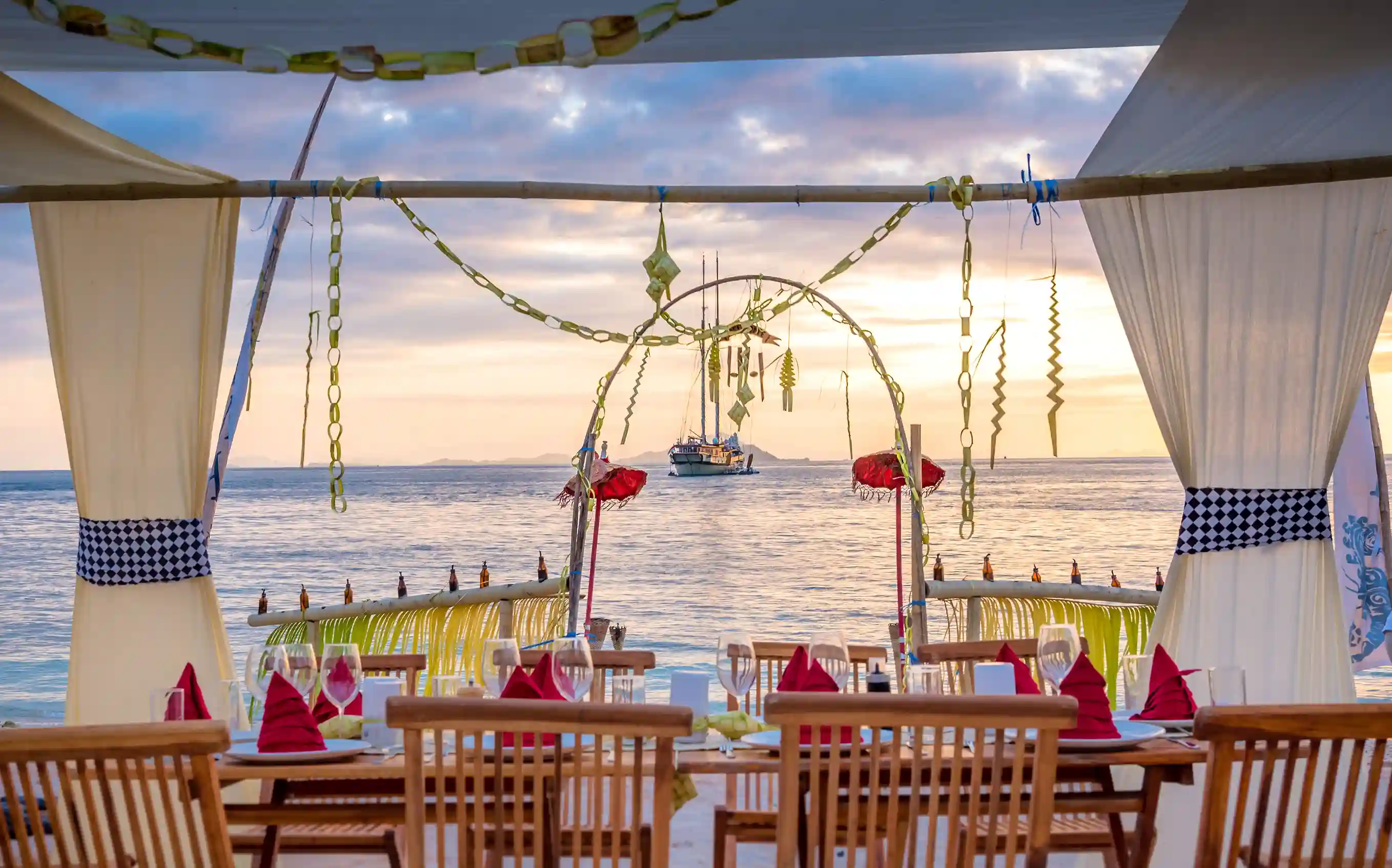Onboard Activities on a Komodo Charter